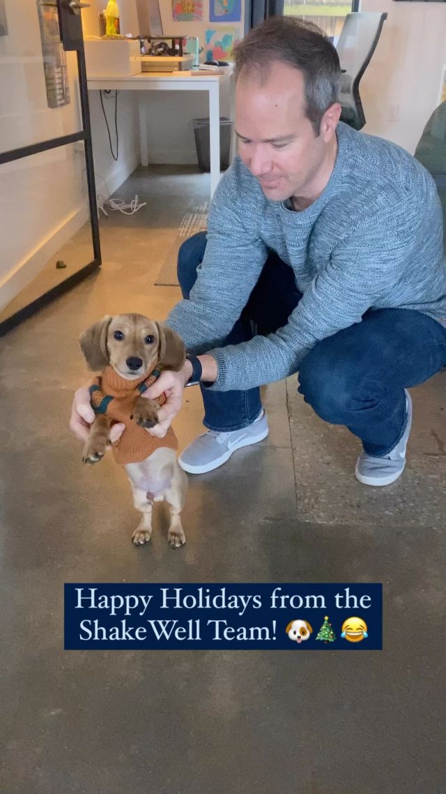 Happy holidays from the ShakeWell team! We hope you all get lots of rest and relaxation before the start of a brand new year! 

How would you rate Franklin’s dancing skills?😂 

#weinerdog #weinerdogsofinstagram #officepet #officepets #holidayseason #marketingagency #puppylove #puppymemes #officespace #marketingdigital #digitalmarketing
